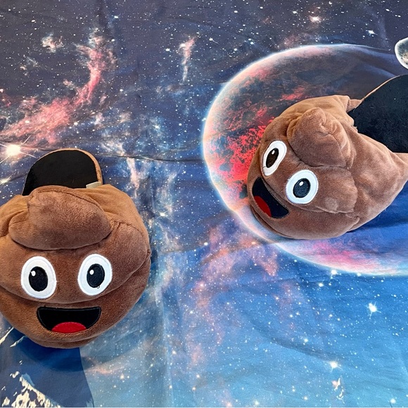 Dan Dee Poop Emoji Slippers - Picture 2 of 6